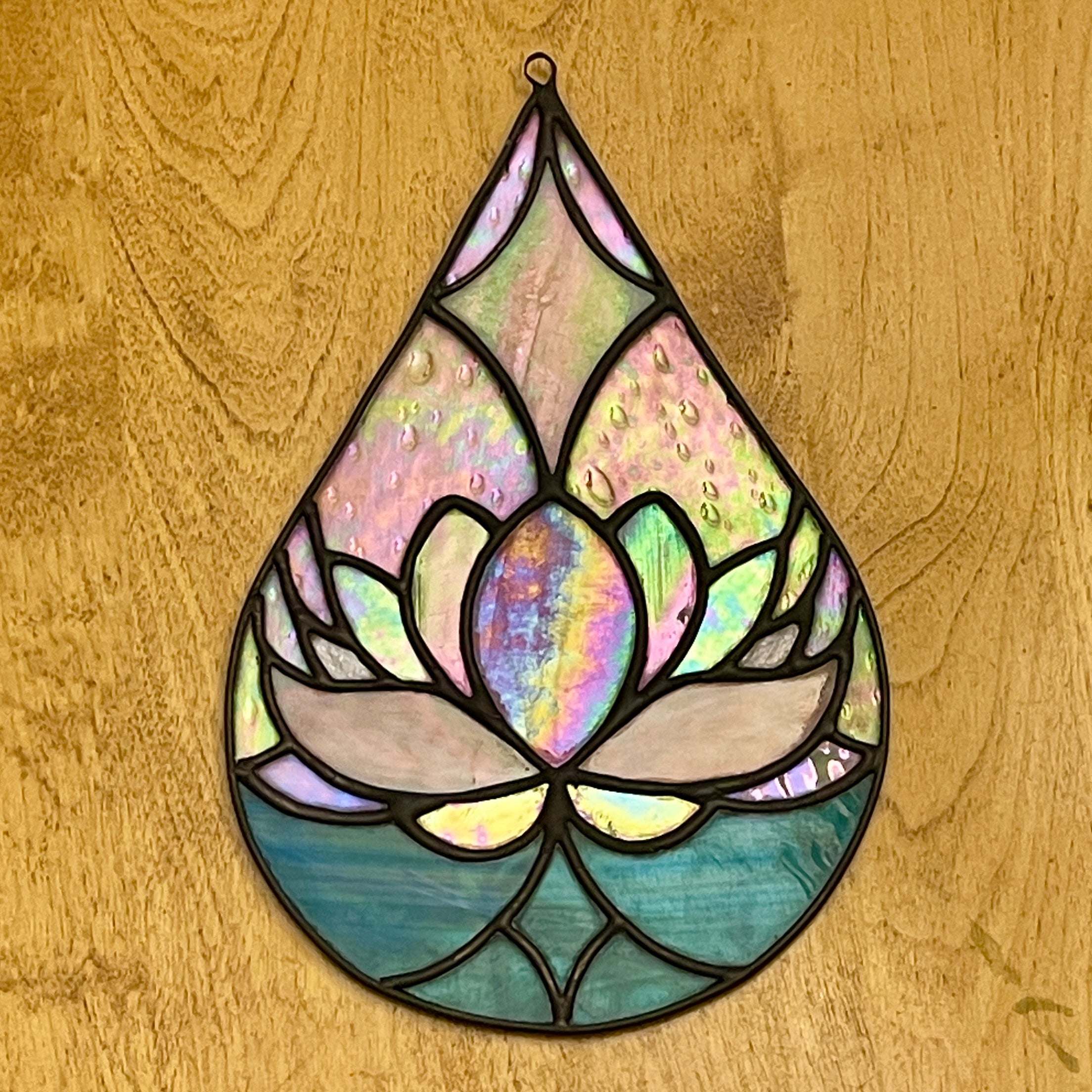 Teardrop Lotus