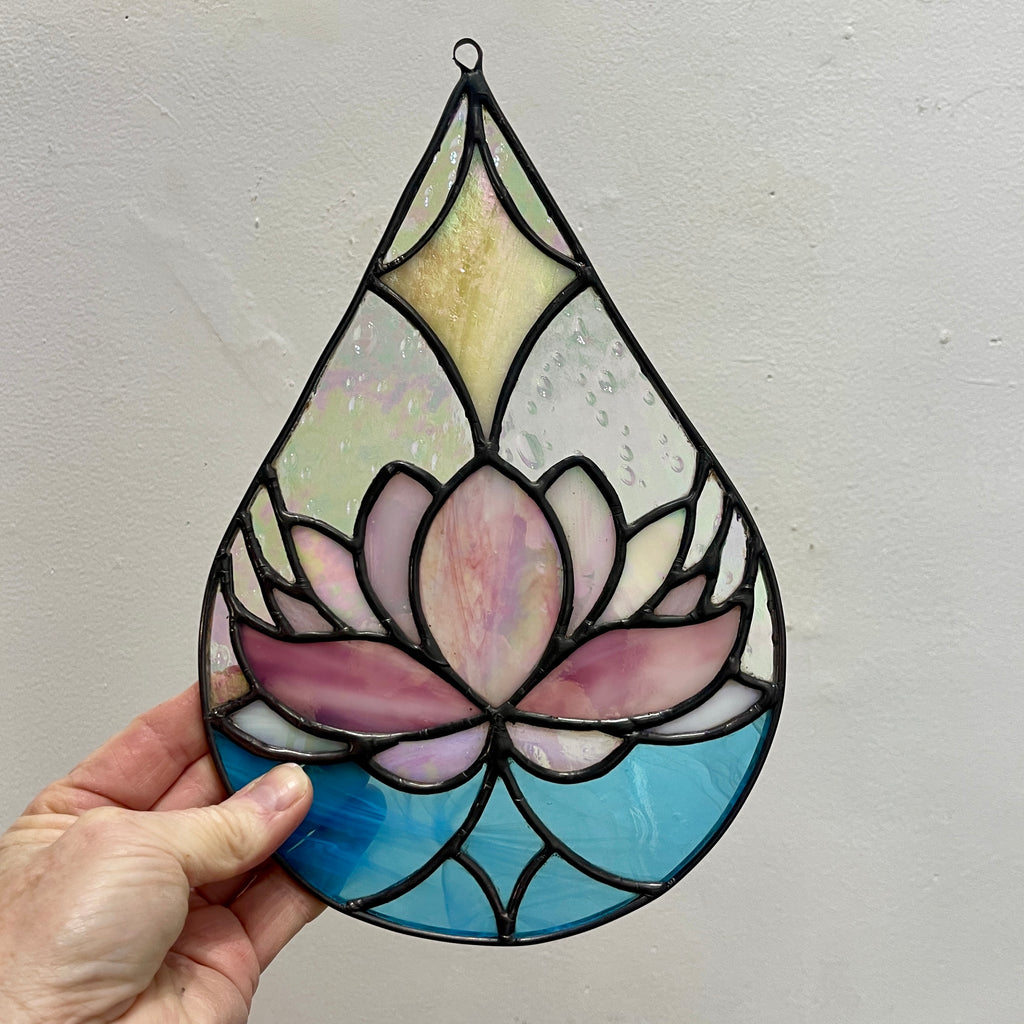 Teardrop Lotus